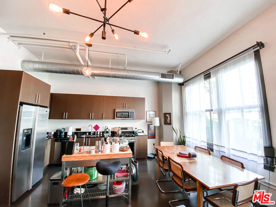 1645 Vine St Unit: 307