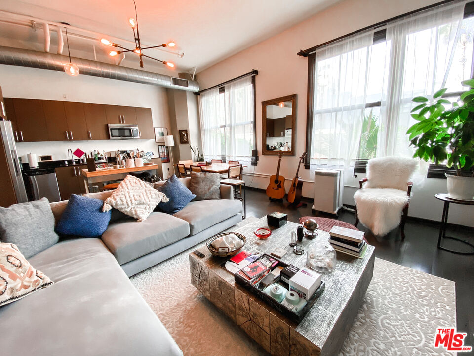1645 Vine St Unit: 307