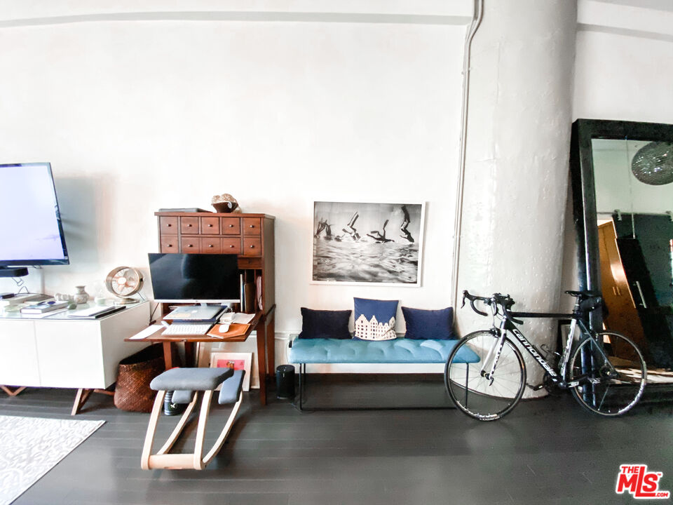 1645 Vine St Unit: 307