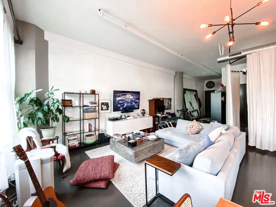 1645 Vine St Unit: 307