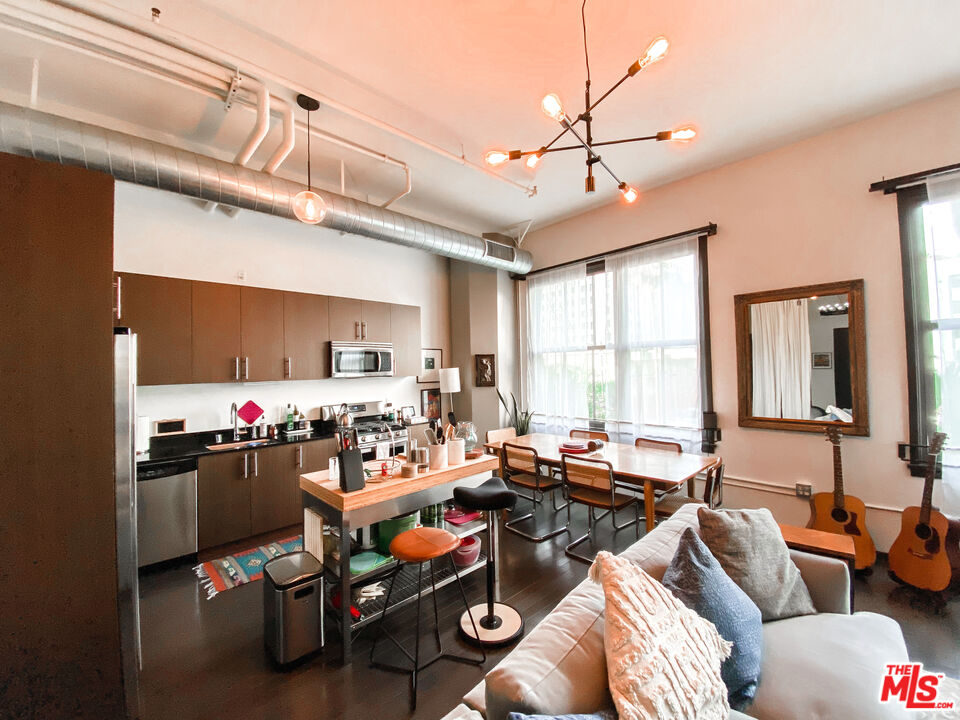 1645 Vine St Unit: 307