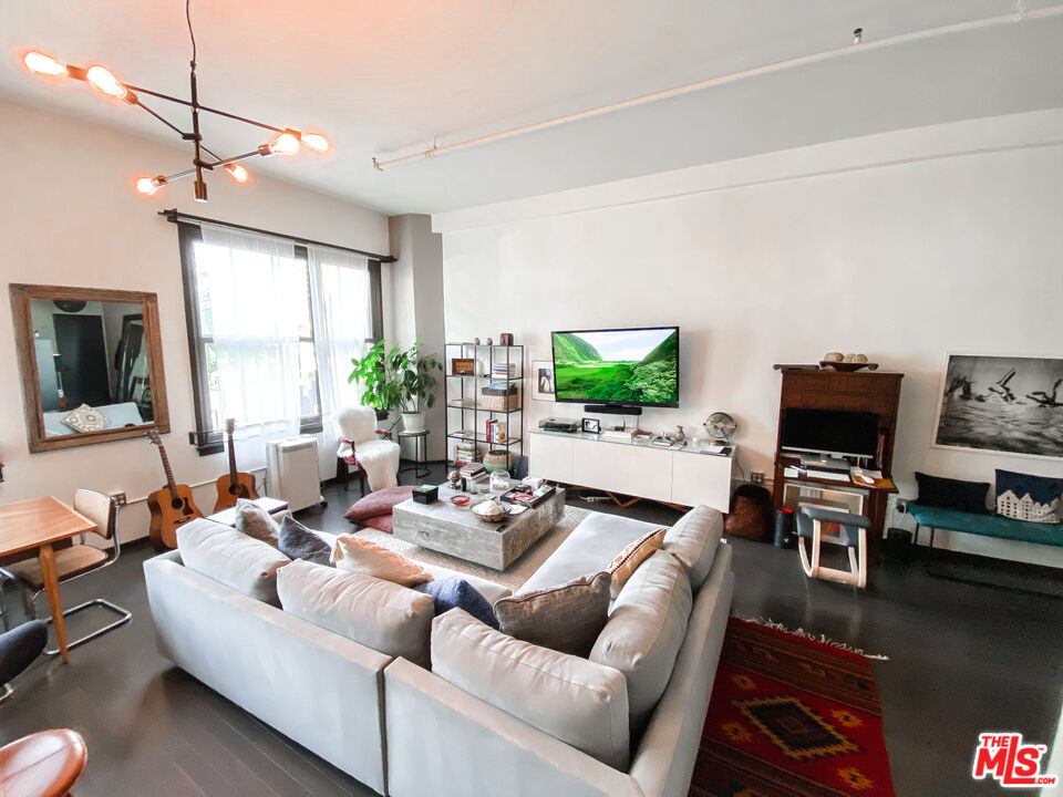 1645 Vine St Unit: 307