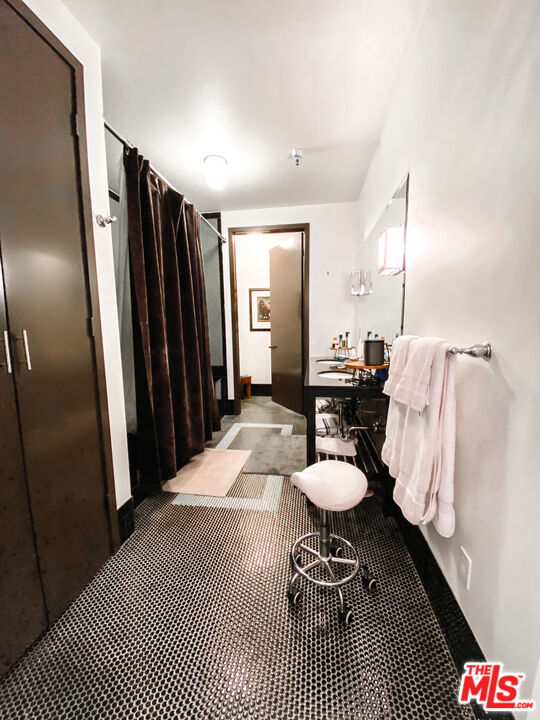 1645 Vine St Unit: 307