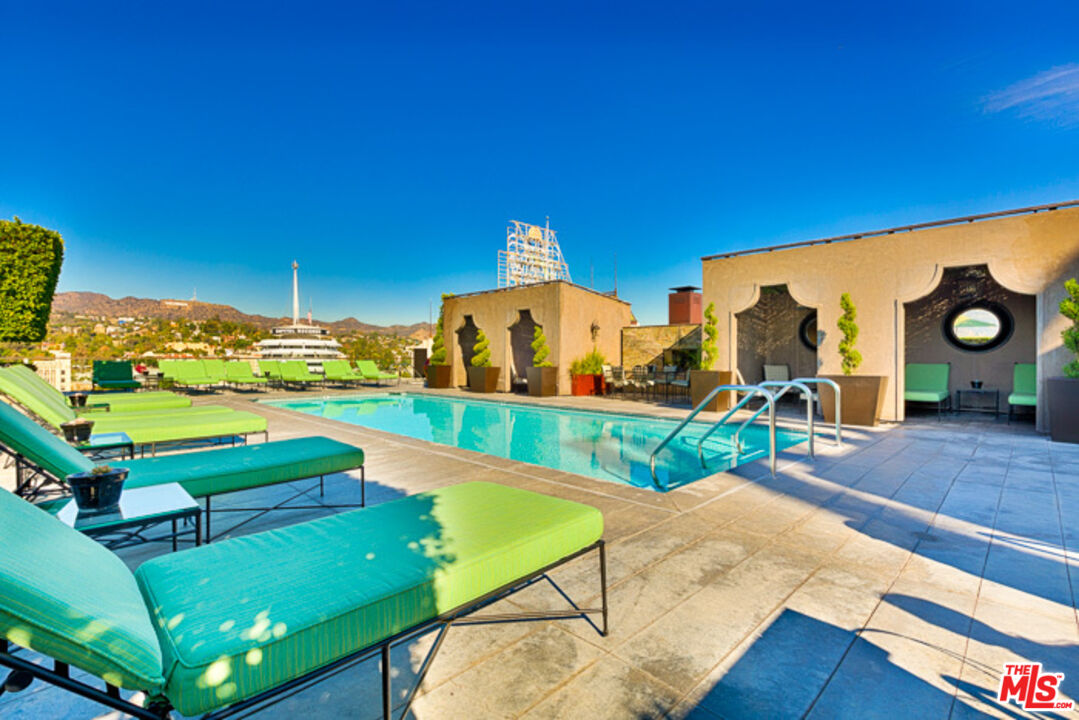 1645 Vine St Unit: 307