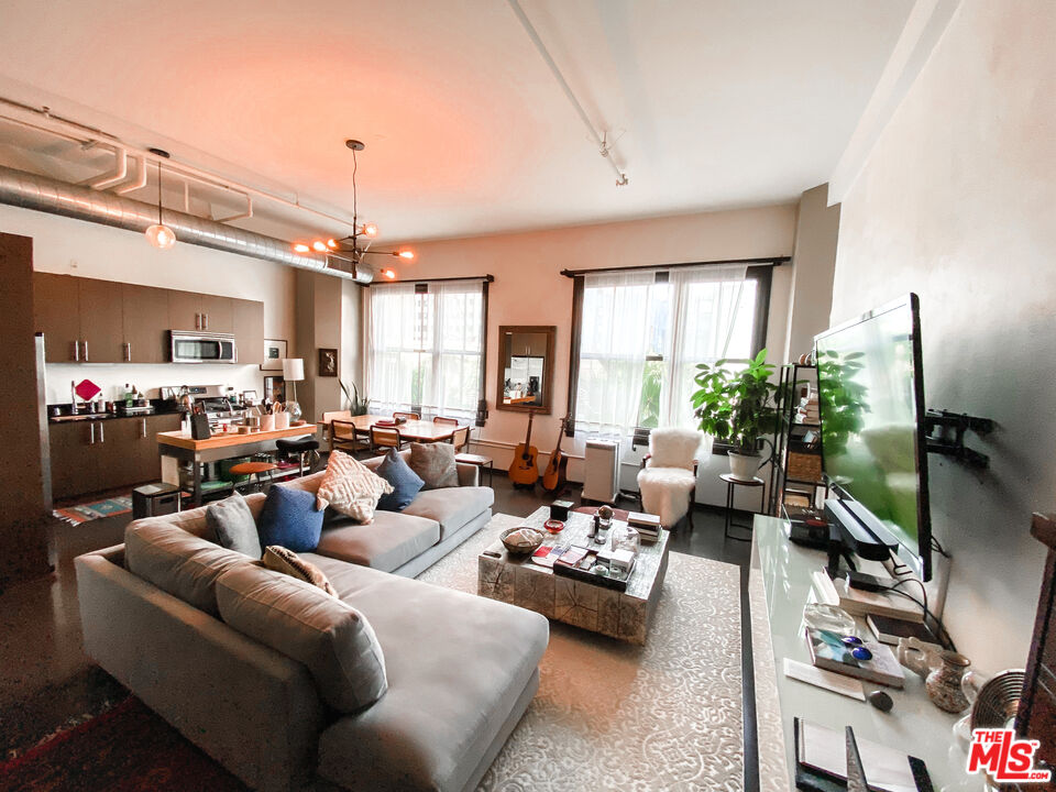 1645 Vine St Unit: 307