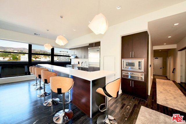 1645 N Vine St Unit: 908