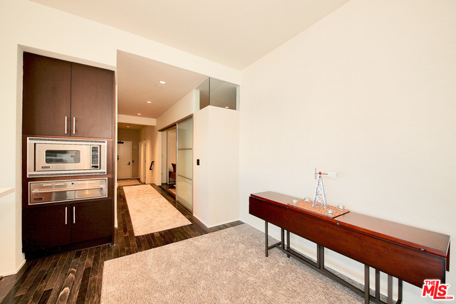 1645 N Vine St Unit: 908