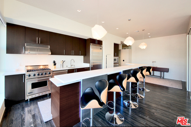 1645 N Vine St Unit: 908