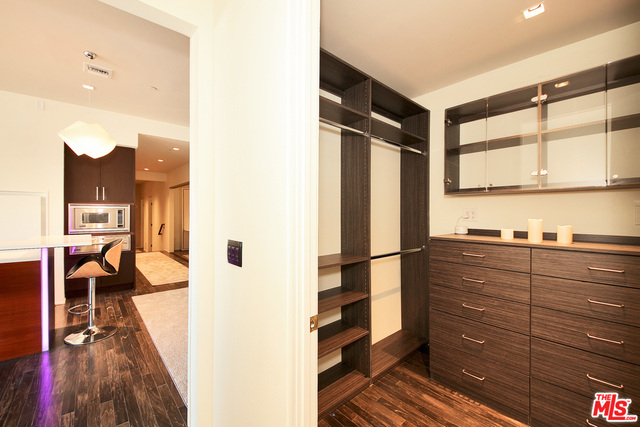 1645 N Vine St Unit: 908