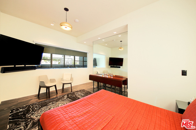 1645 N Vine St Unit: 908