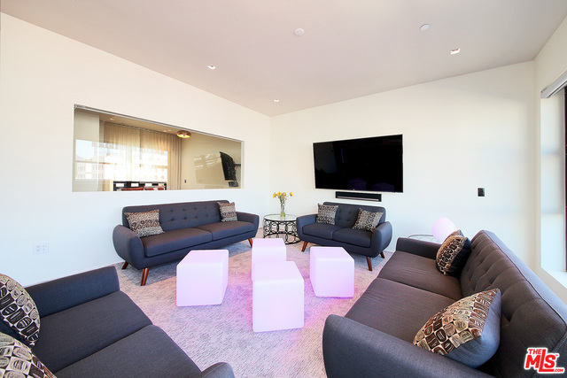 1645 N Vine St Unit: 908