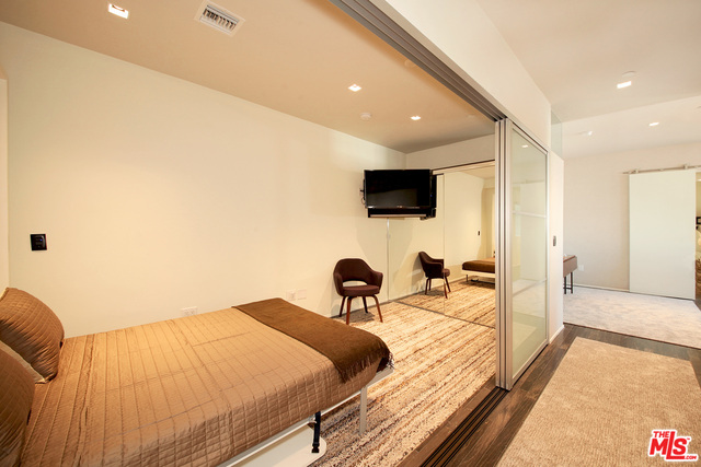 1645 N Vine St Unit: 908