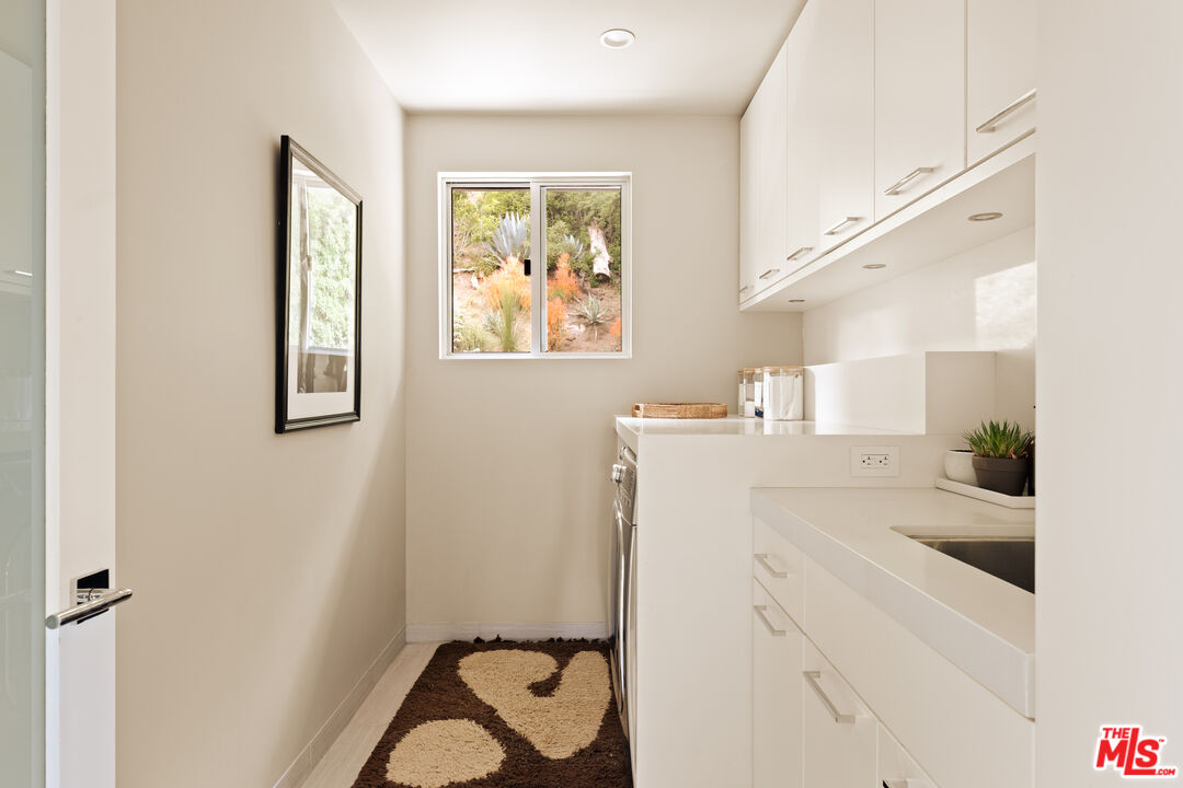 9903 Anthony Pl