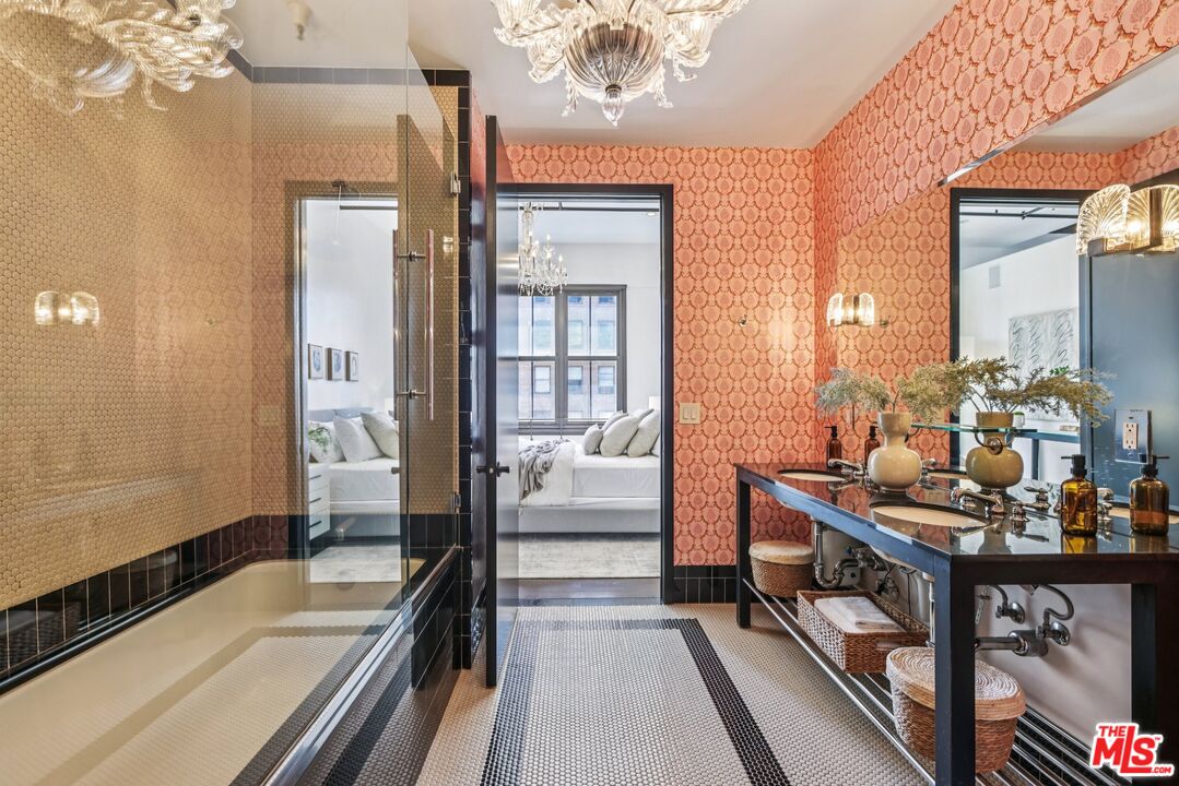 1645 N Vine St Unit: 706
