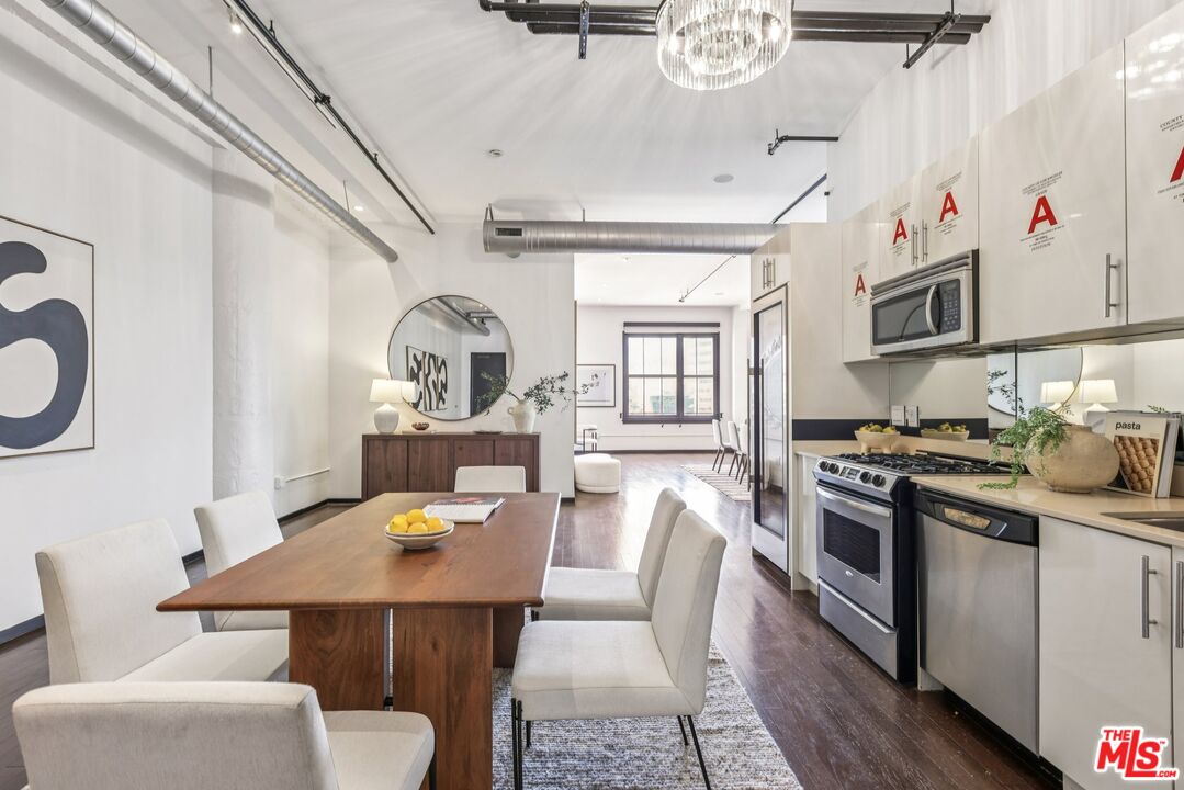 1645 N Vine St Unit: 706