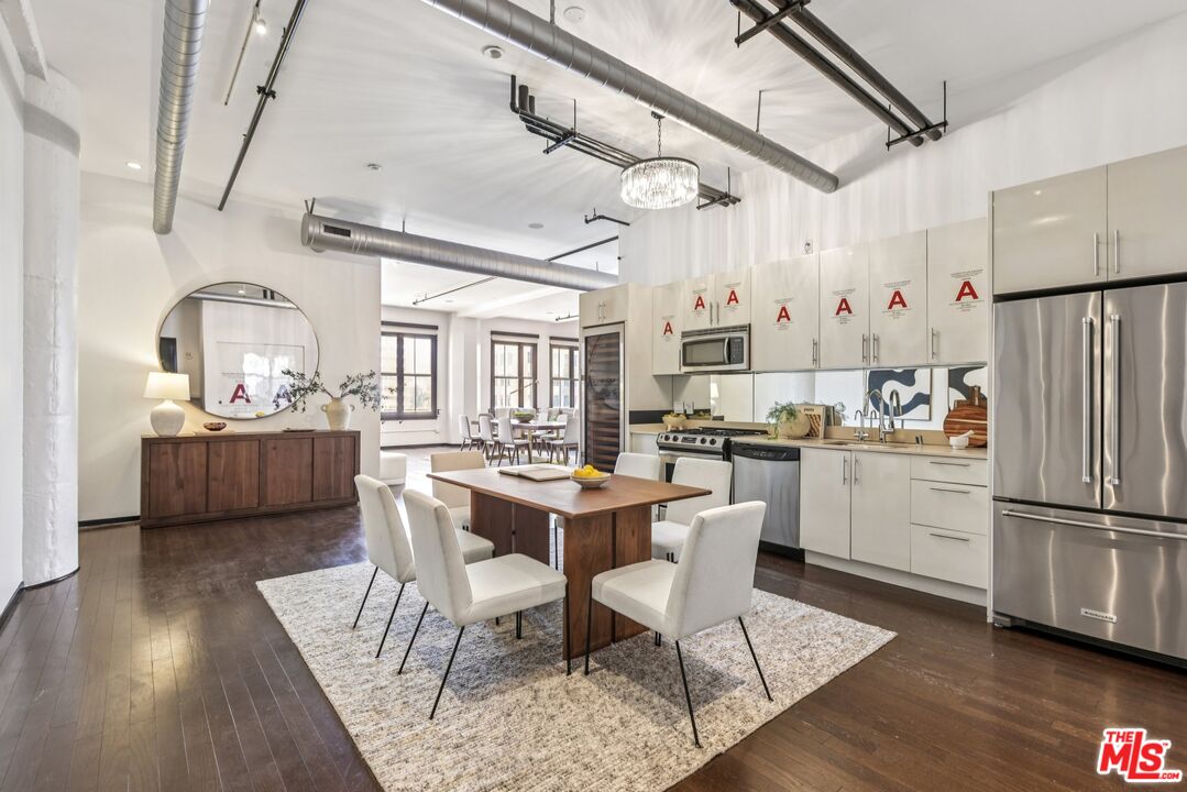 1645 N Vine St Unit: 706