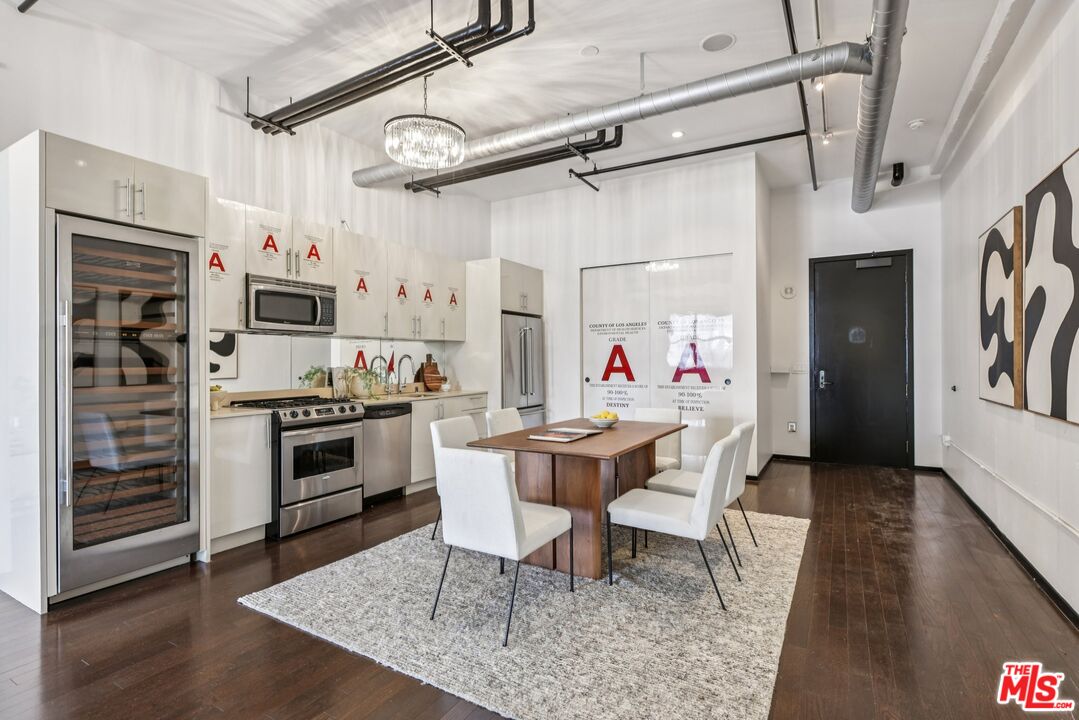 1645 N Vine St Unit: 706