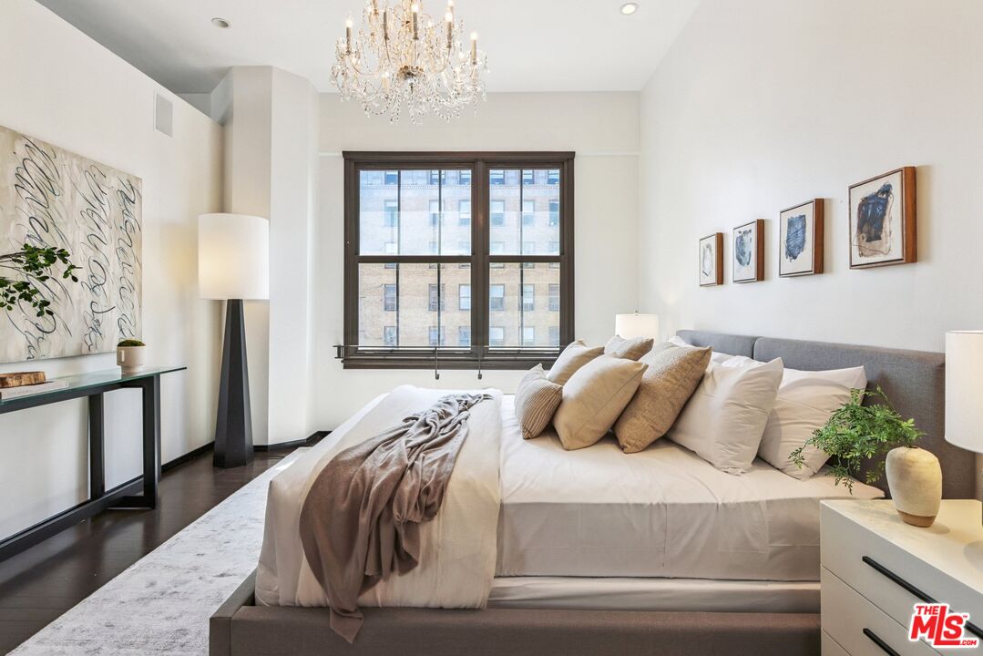 1645 N Vine St Unit: 706