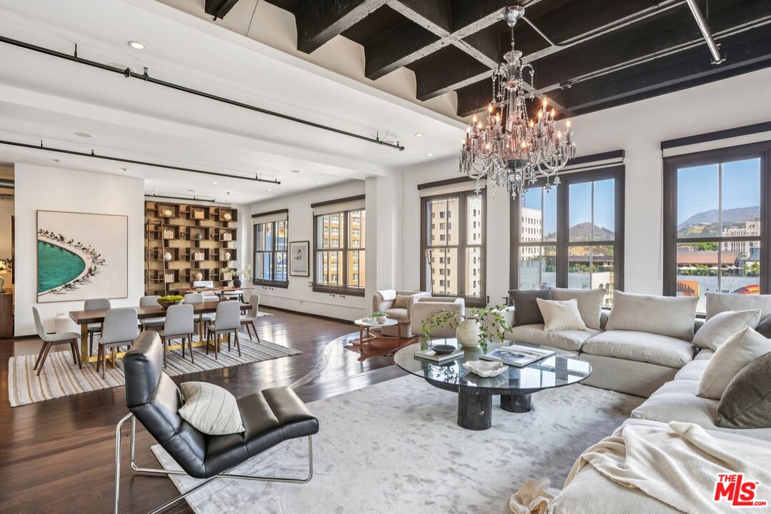 1645 N Vine St Unit: 706