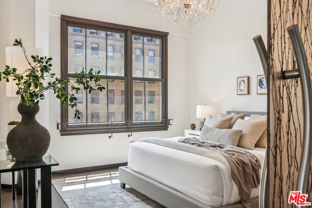 1645 N Vine St Unit: 706