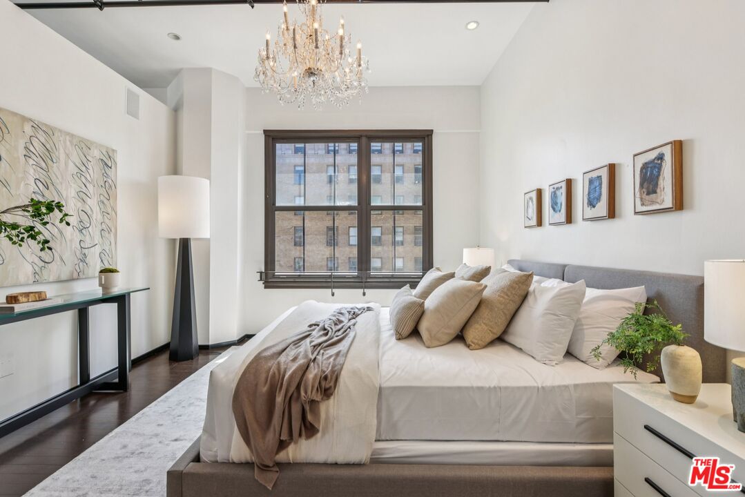 1645 N Vine St Unit: 706