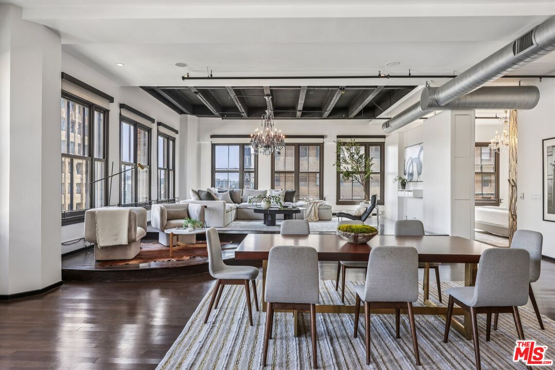 1645 N Vine St Unit: 706