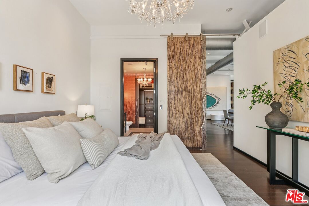 1645 N Vine St Unit: 706