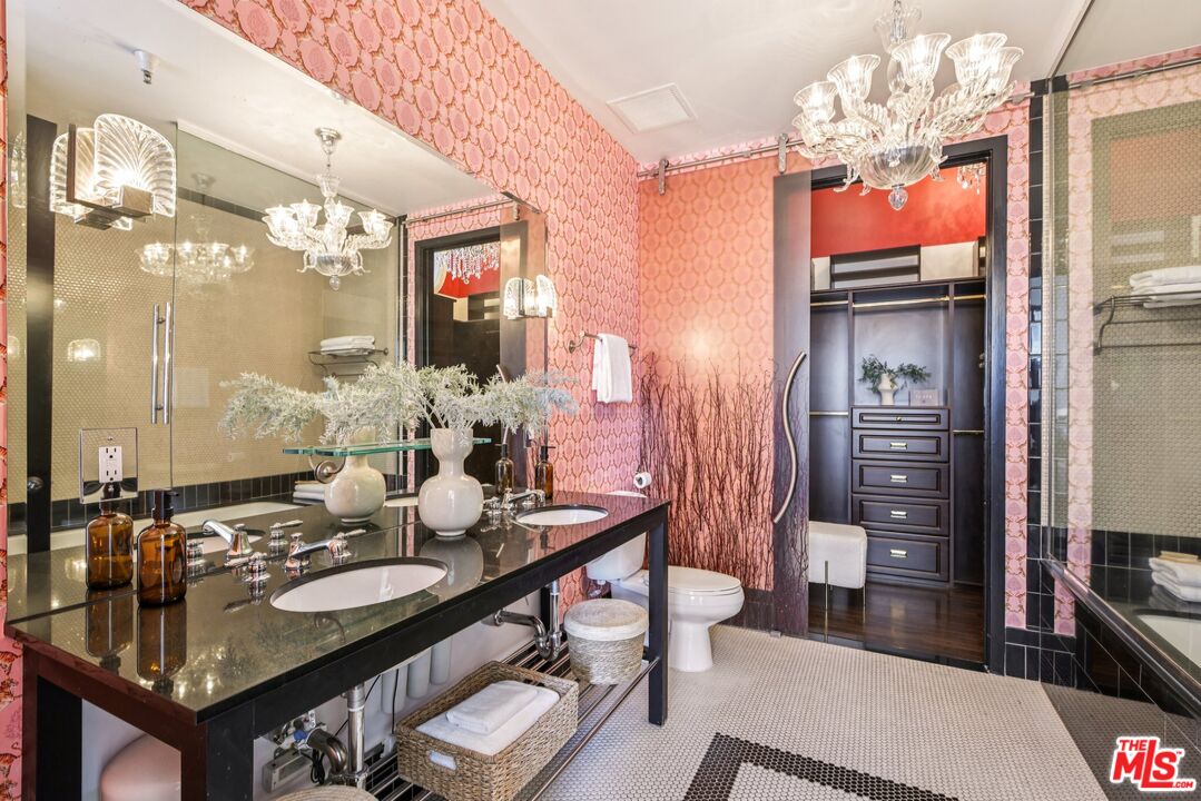 1645 N Vine St Unit: 706