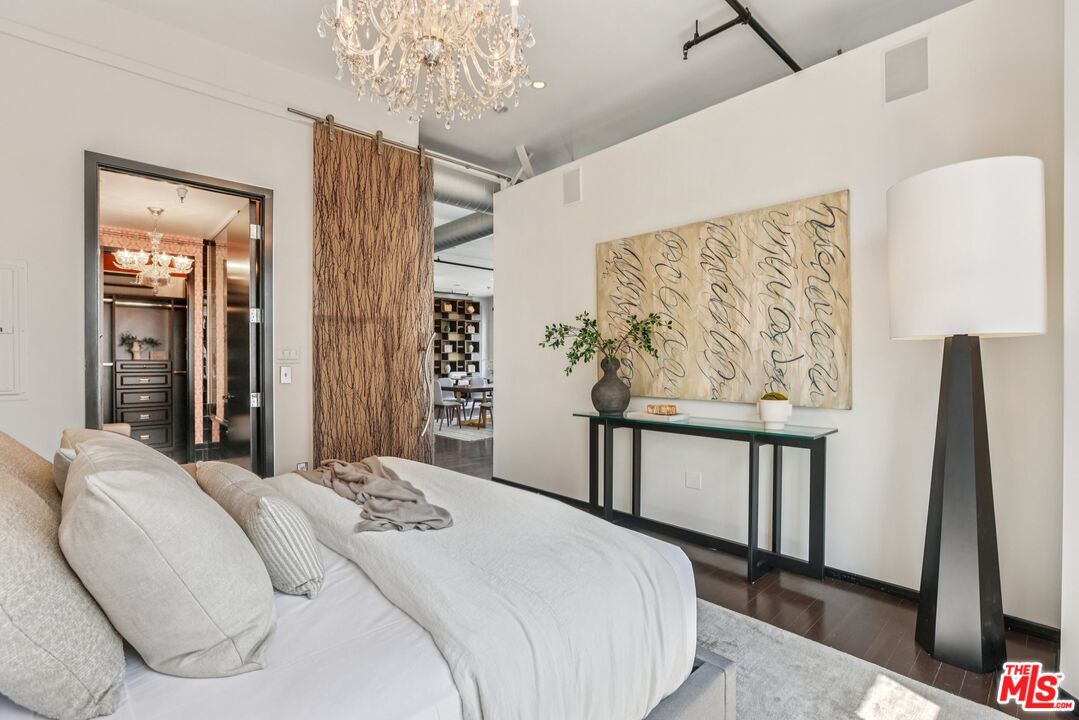 1645 N Vine St Unit: 706