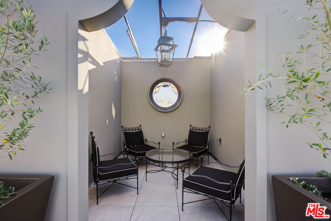 1645 N Vine St Unit: 706