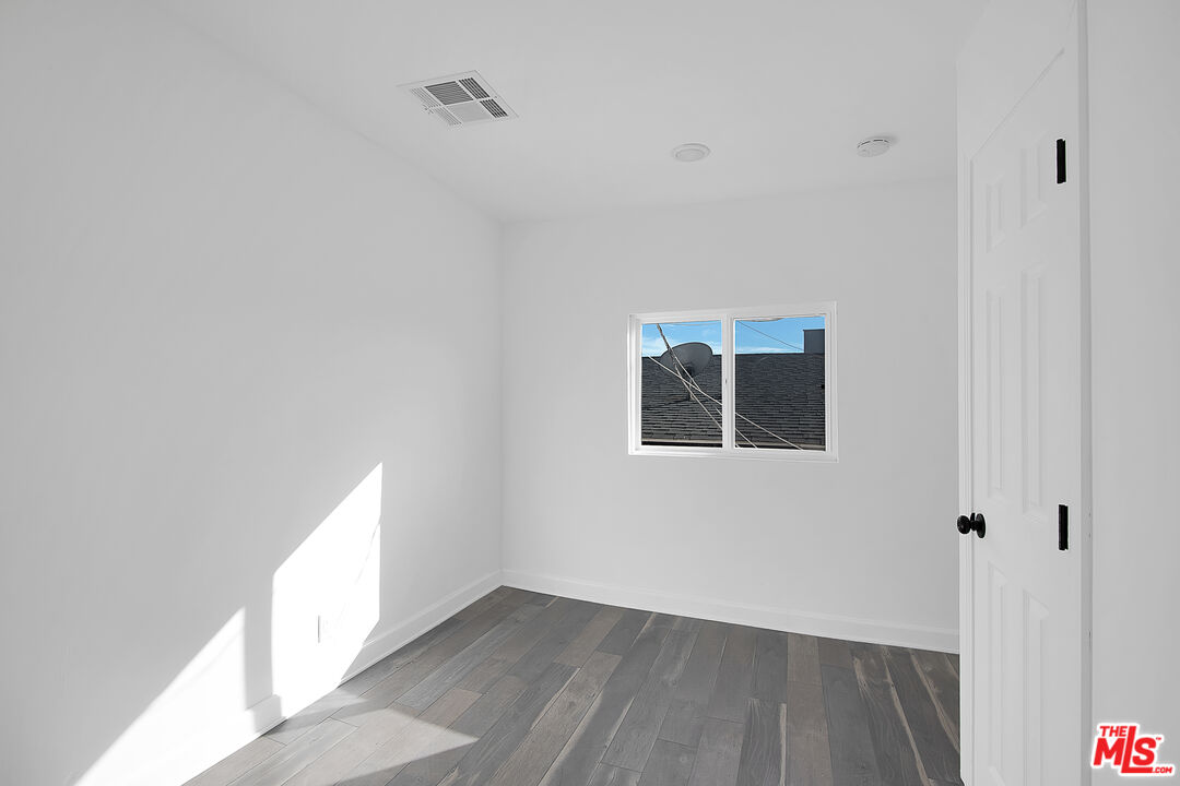 1610 S Beverly Glen Blvd Unit: 11