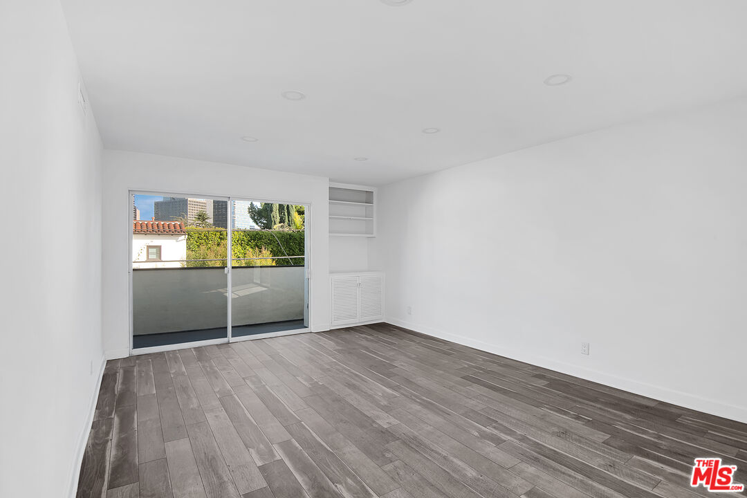 1610 S Beverly Glen Blvd Unit: 6