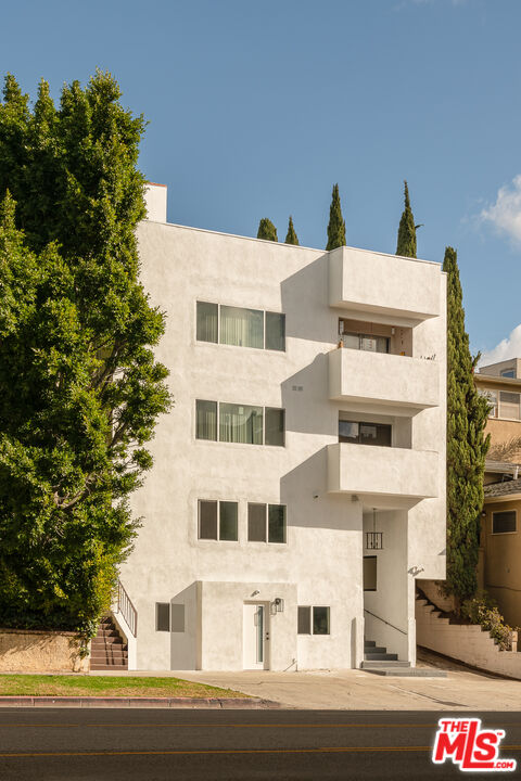1610 S Beverly Glen Blvd Unit: 6