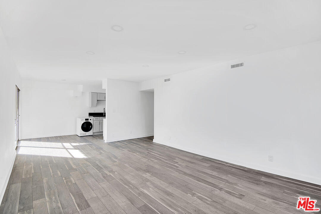 1610 S Beverly Glen Blvd Unit: 6