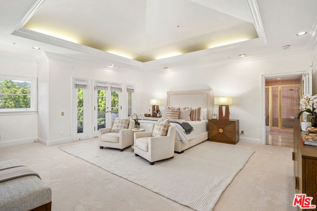 2293 Stratford Cir