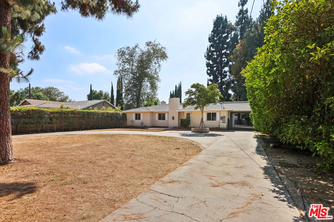 6727 Orion Ave
