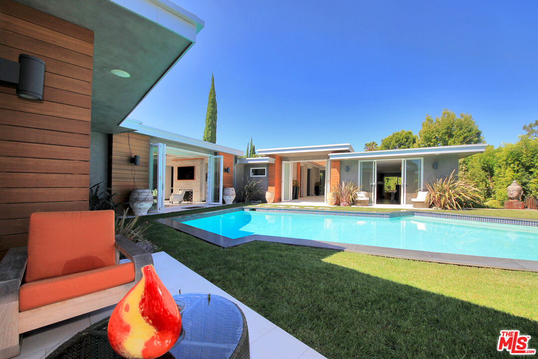 3054 Elvido Dr