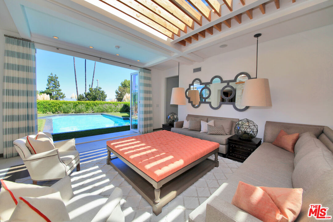 3054 Elvido Dr