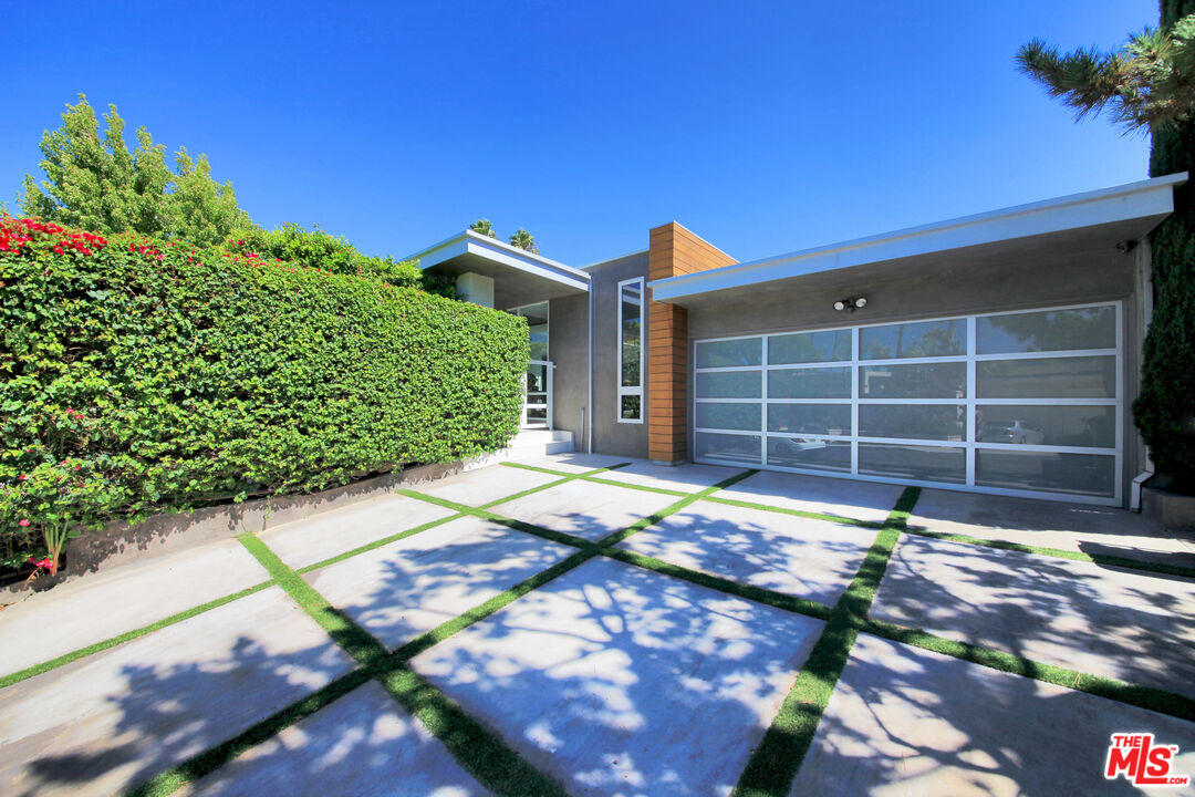 3054 Elvido Dr