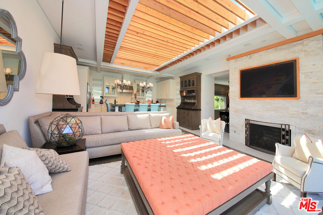 3054 Elvido Dr