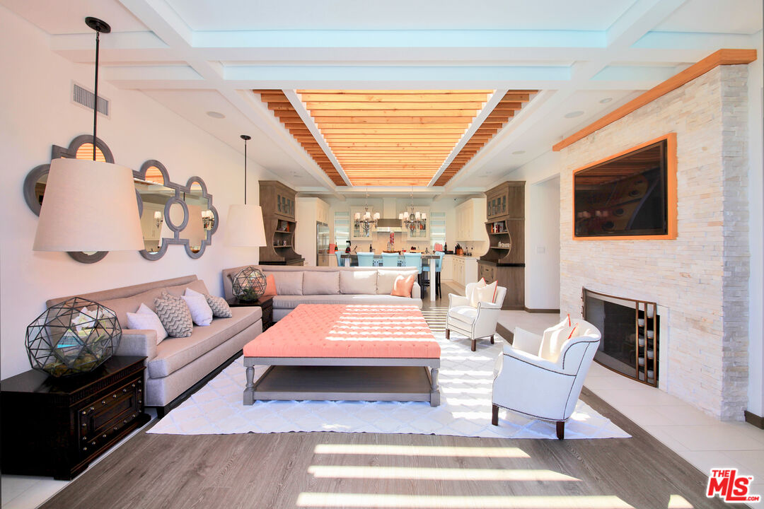 3054 Elvido Dr