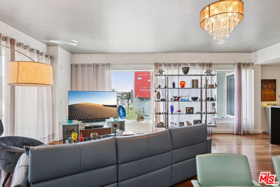 6250 Hollywood Blvd Unit: 5A