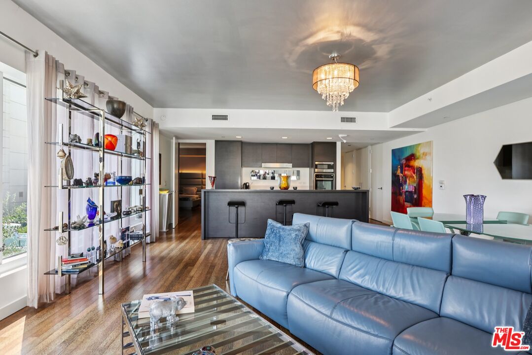 6250 Hollywood Blvd Unit: 5A