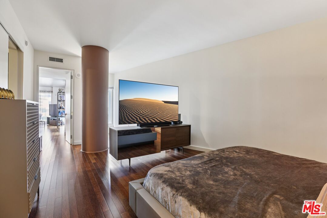 6250 Hollywood Blvd Unit: 5A