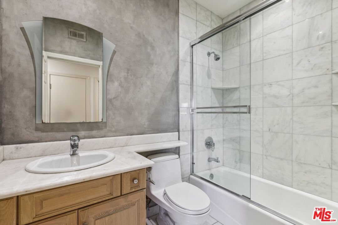 14290 Dickens St Unit: 204