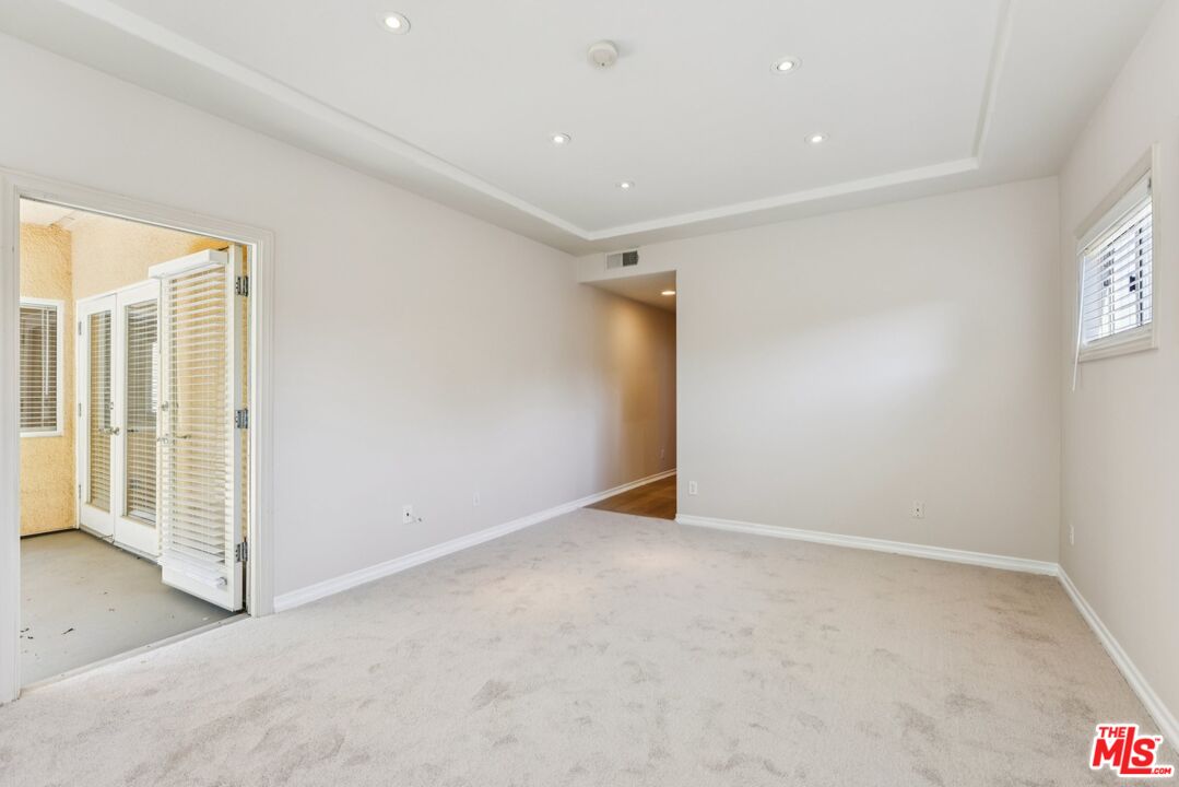 14290 Dickens St Unit: 204