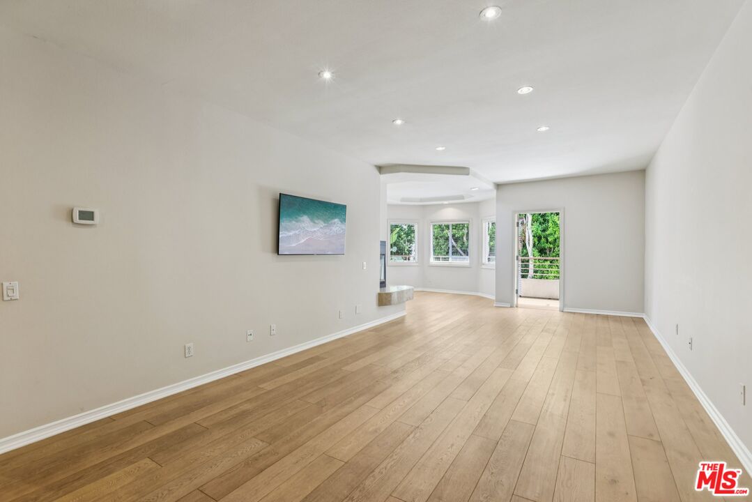 14290 Dickens St Unit: 204