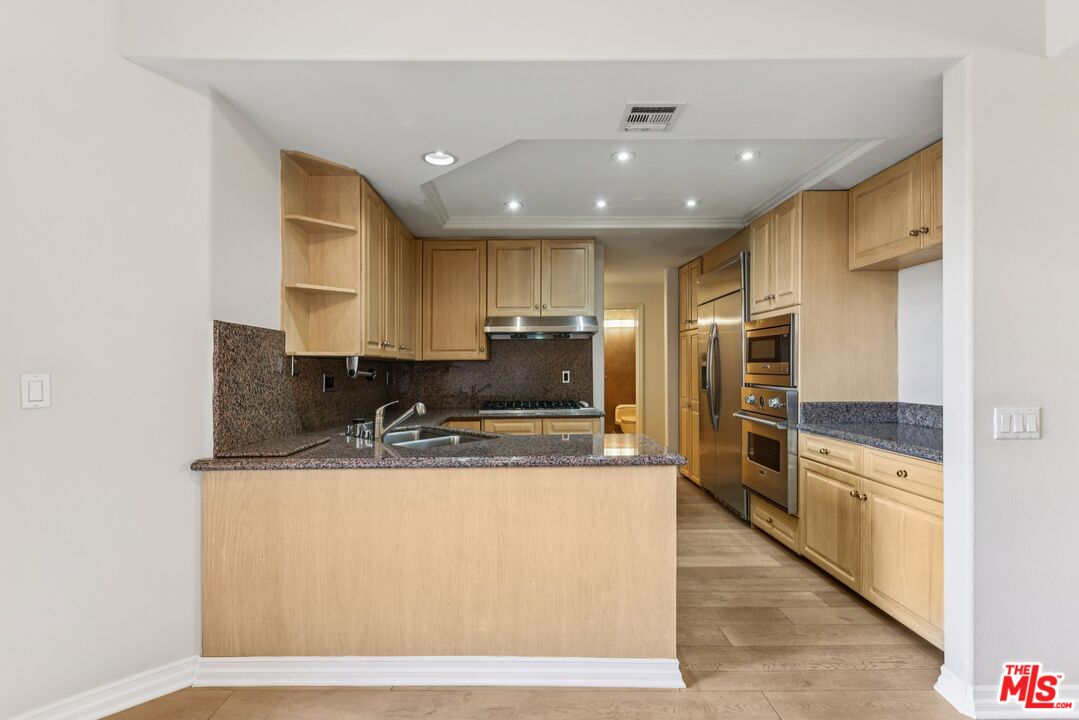 14290 Dickens St Unit: 204
