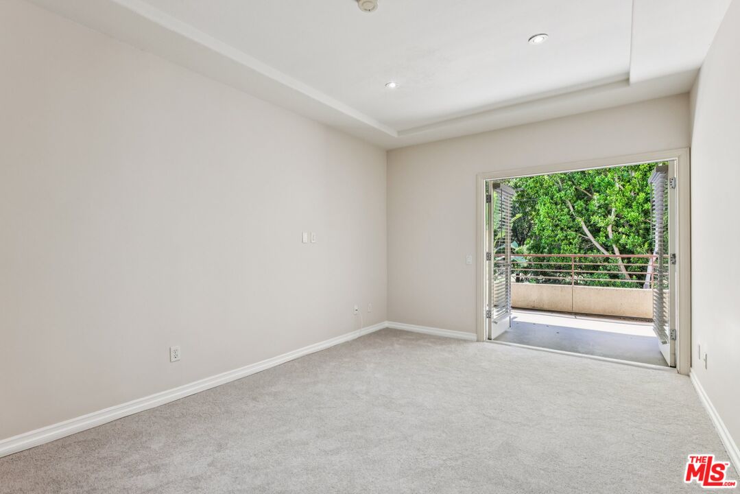 14290 Dickens St Unit: 204