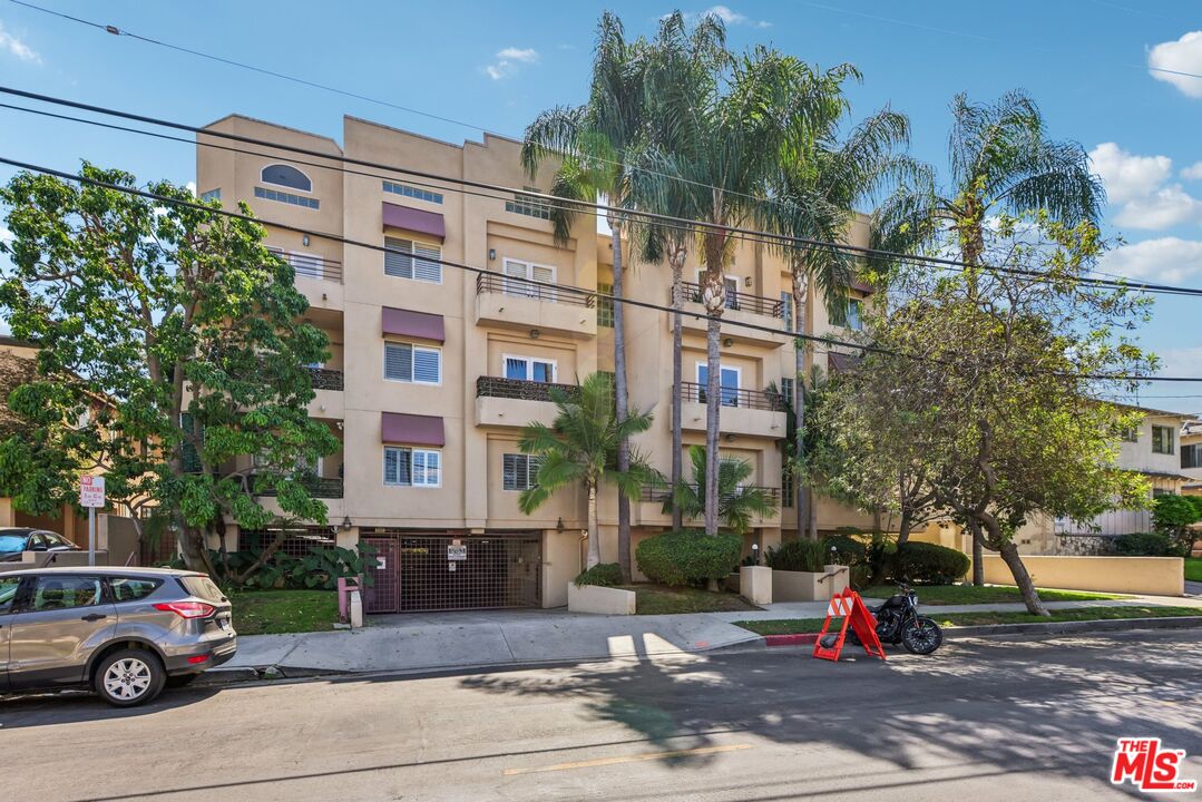 14290 Dickens St Unit: 204